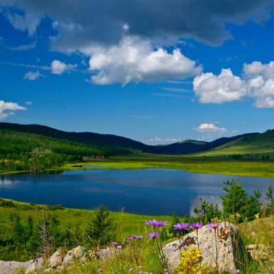 Khar Zurkhnii Khukh Lake
